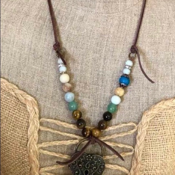 Meet your Posher, Sandy - Picture 4 of 8